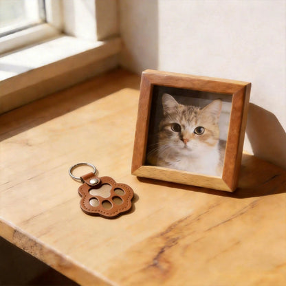 Pet Fur Keepsake Leather Keychain – Cute Paw Charm for Dog & Cat Hair, Meaningful Gift for Pet Lovers, Keeping Special Moments Close